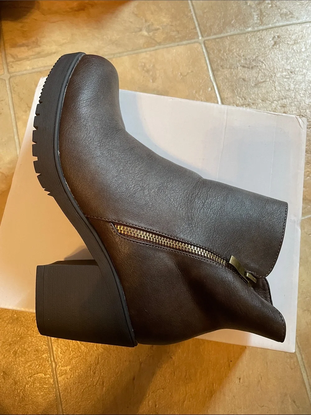 Dream Pairs sleek dark